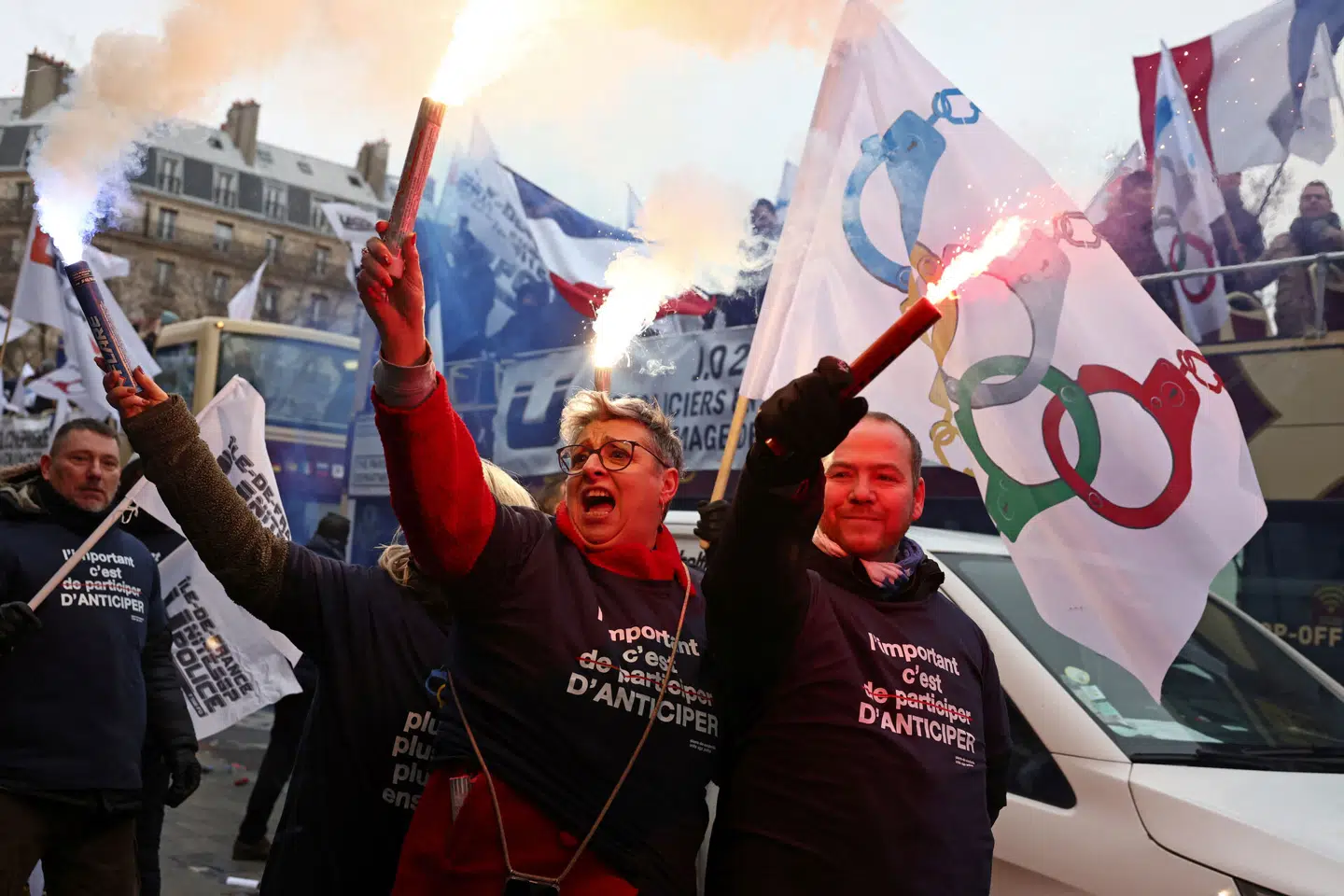 Medlemmer af det franske politiforbund Unité SGP Police-Force Ouvrière demonstrerer forud for De Olympiske Lege i Paris, fordi de frygter for medlemmernes sikkerhed. Foto: Stephanie Lecocq, Scanpix.
