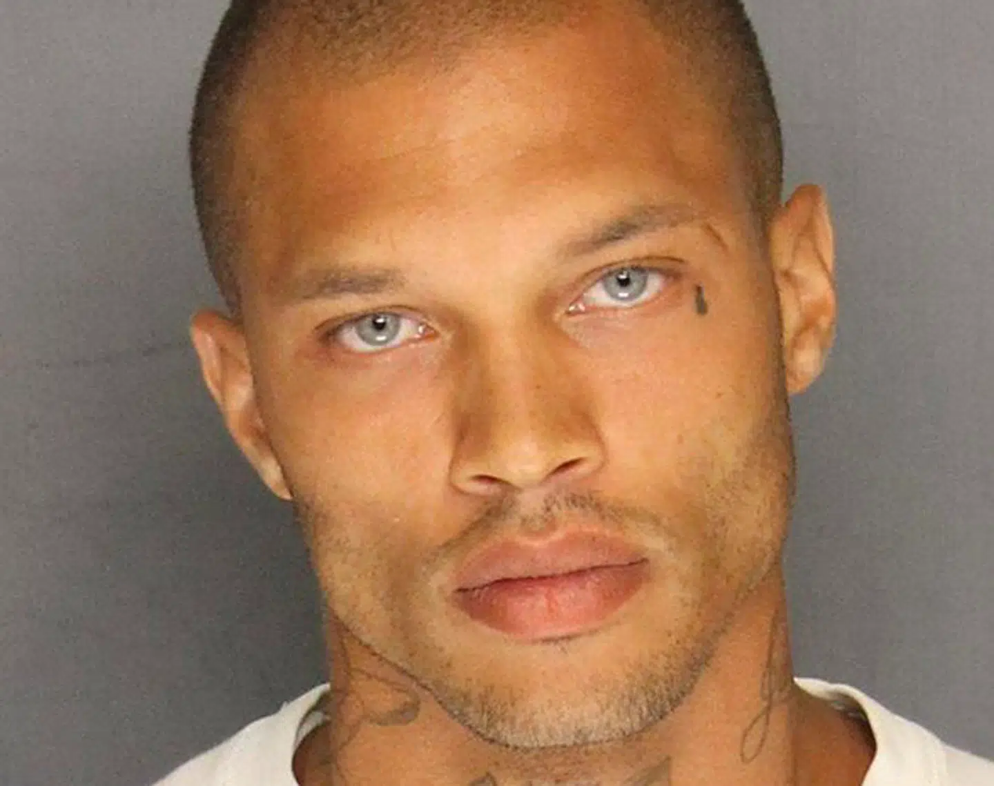 Jeremy Meeks blev kendt for dette billede, der gjorde straffefangen ekstremt populær hos kvinder i hele verden.