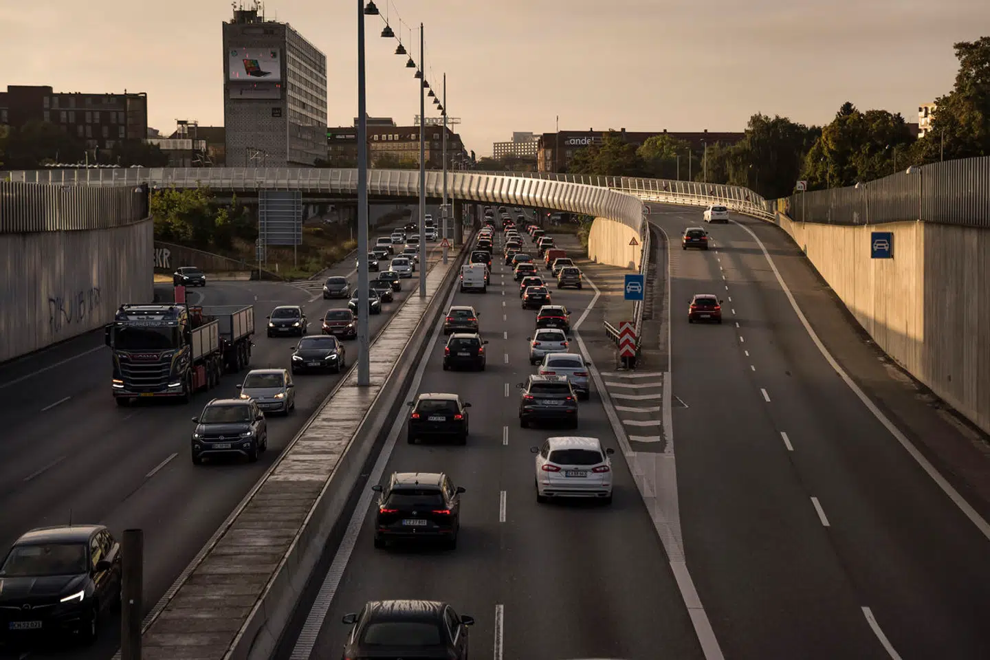 »Vi skal sikre, at alle danskere kan nyde friheden og uafhængigheden, som kommer med mobilitet. Ved at afskaffe registreringsafgiften tager vi et vigtigt skridt mod et mere retfærdigt og frit Danmark,« skriver Joachim Mortensen.