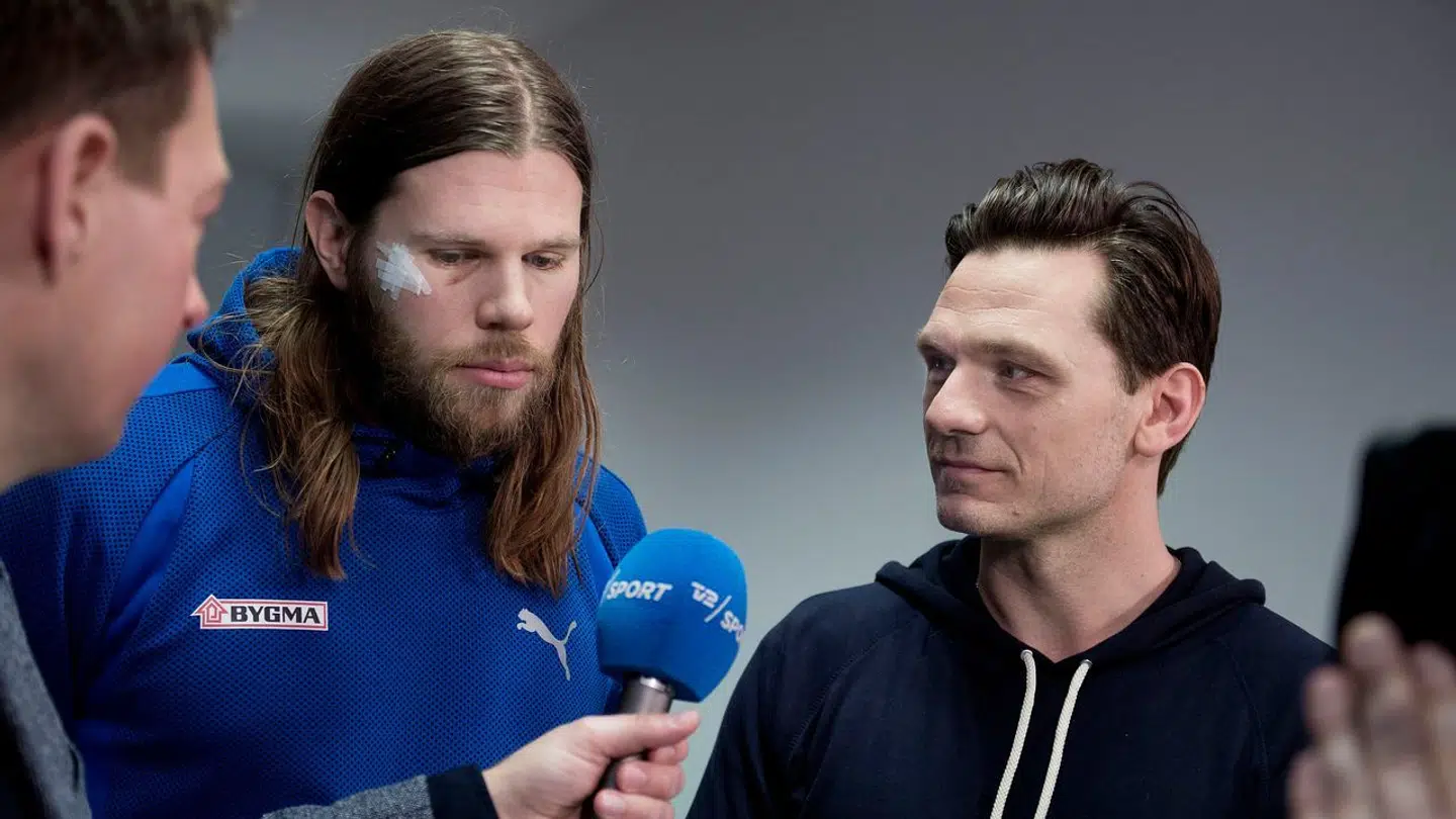 Claus Møller Jakobsen (th.) har som vanlig dækket slutrunden for TV 2.